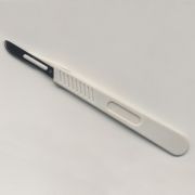 Скальпель медицинский, стерильный, размер 10 с полимерной ручкой №10 МЕДИКОН ЛТД