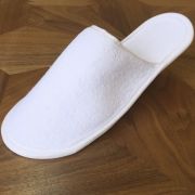 Одноразовые тапочки «Махровые-Классик Плюс», белые, закрытый мыс (10 пар/упак.)